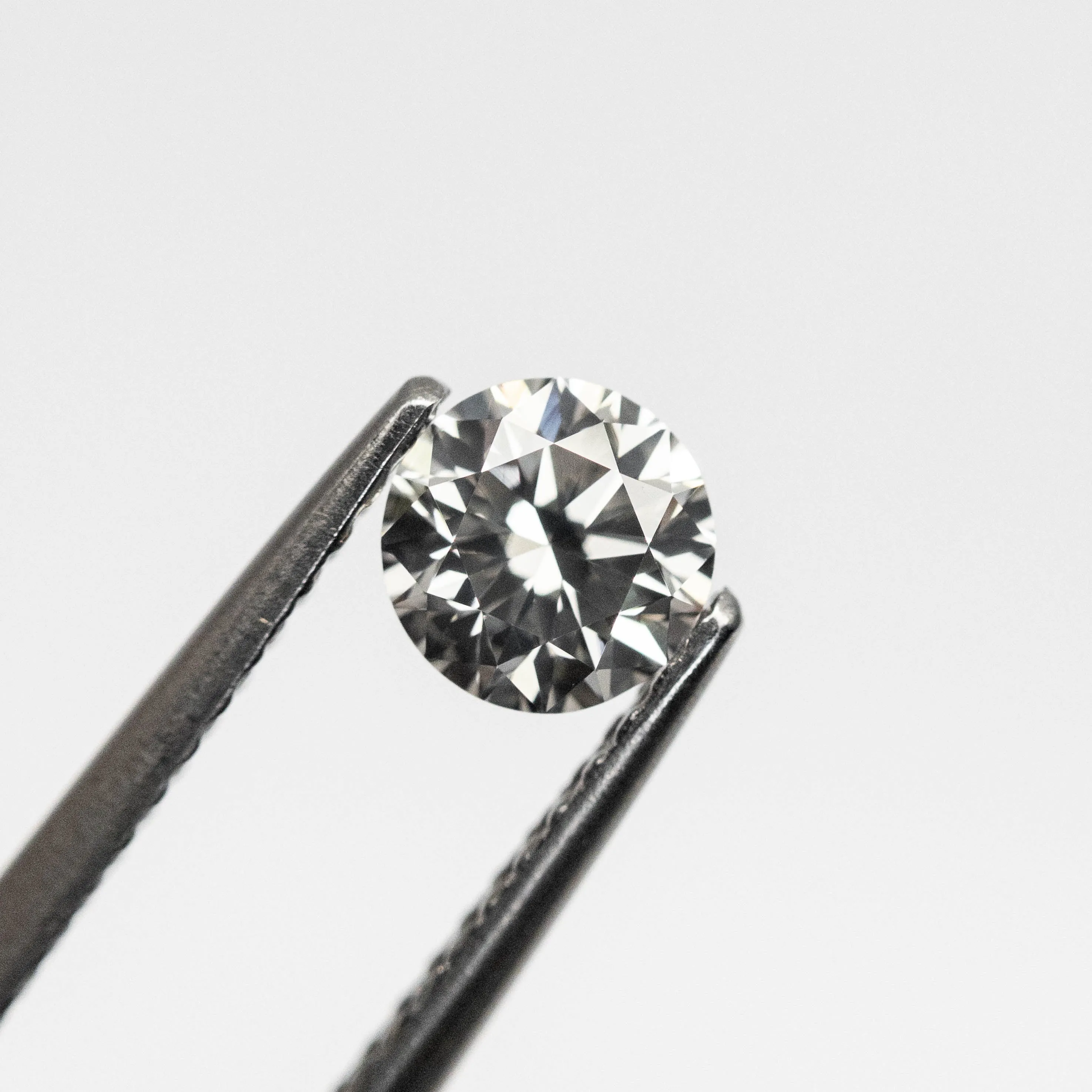 0.50ct 4.95-4.98x3.23mm VS1 Fancy Grey Round Brilliant 18968-07