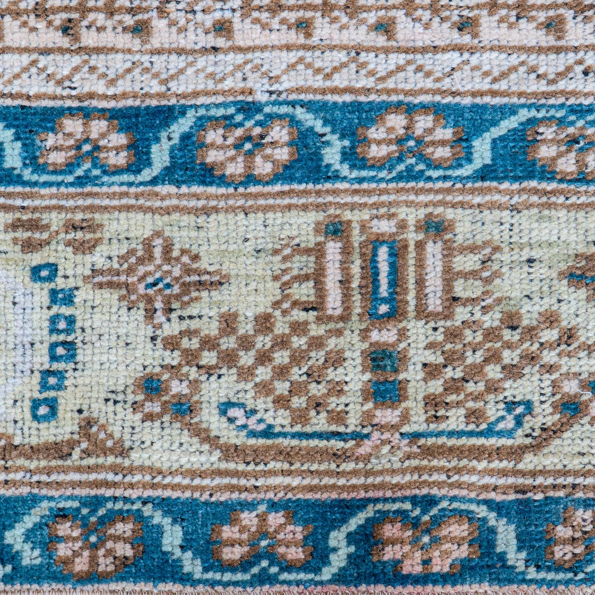5062 Handwoven Vintage Rug 3x12'1