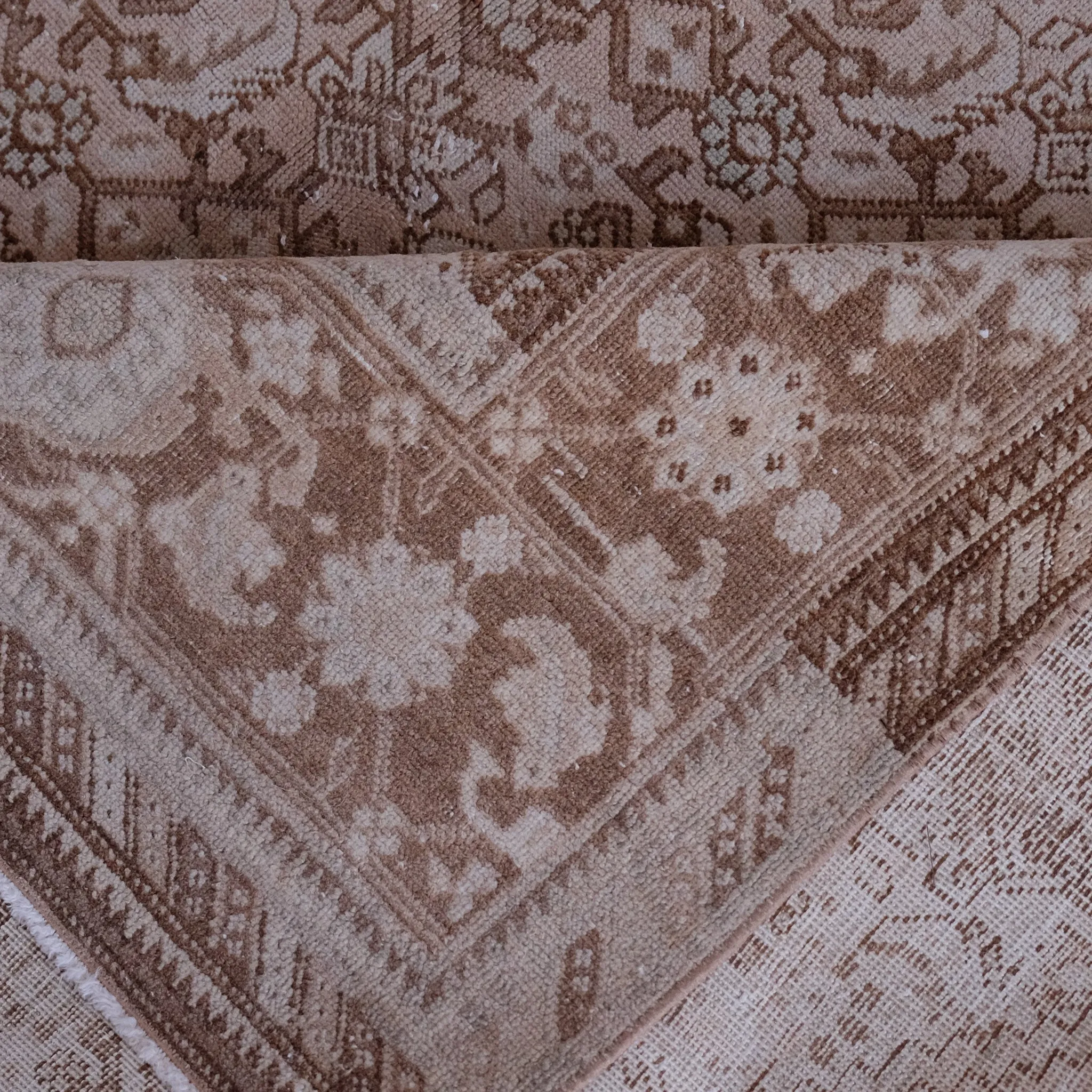 6161 Handwoven Vintage Rug 6'8x10'7