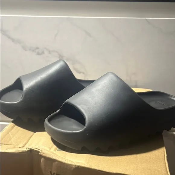 Adidas YZY Slide in Black