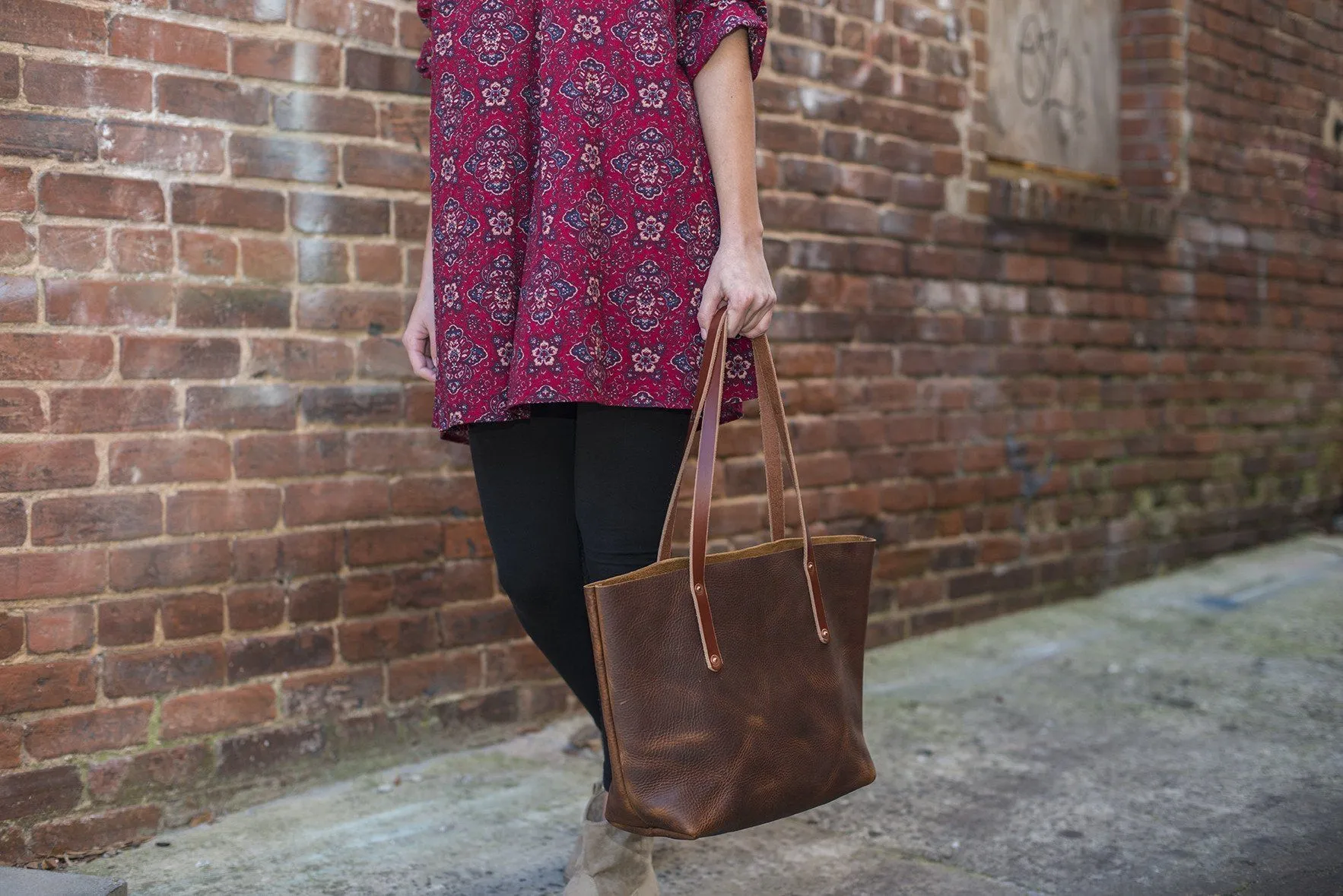 AVERY LEATHER TOTE BAG - MEDIUM  - IN STOCK