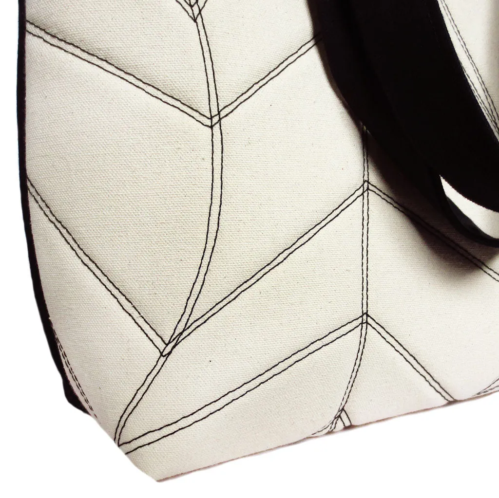cassandra 517 tote