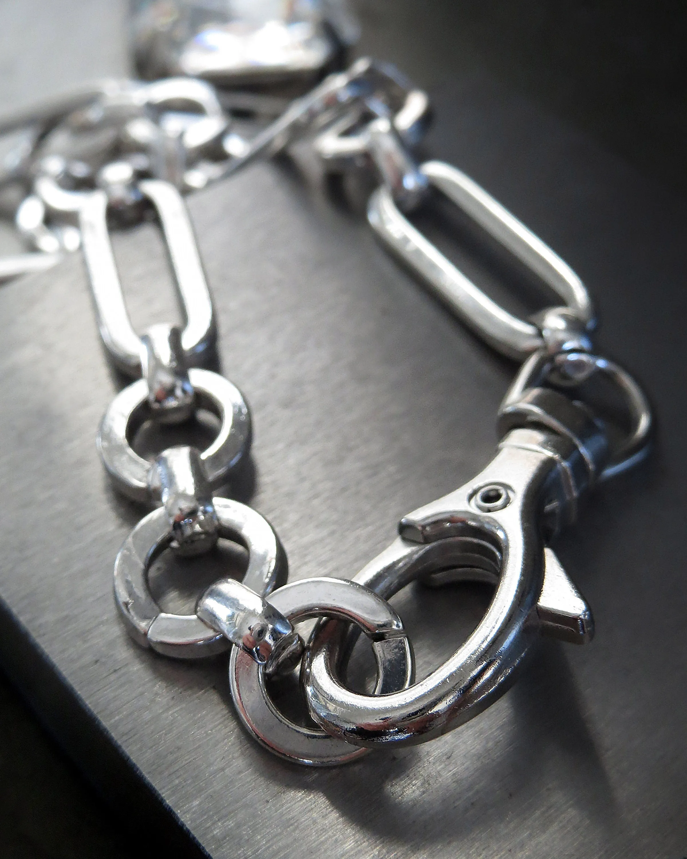 CLAIRVOYANT - Brilliant Clear Crystal Pendant Necklace