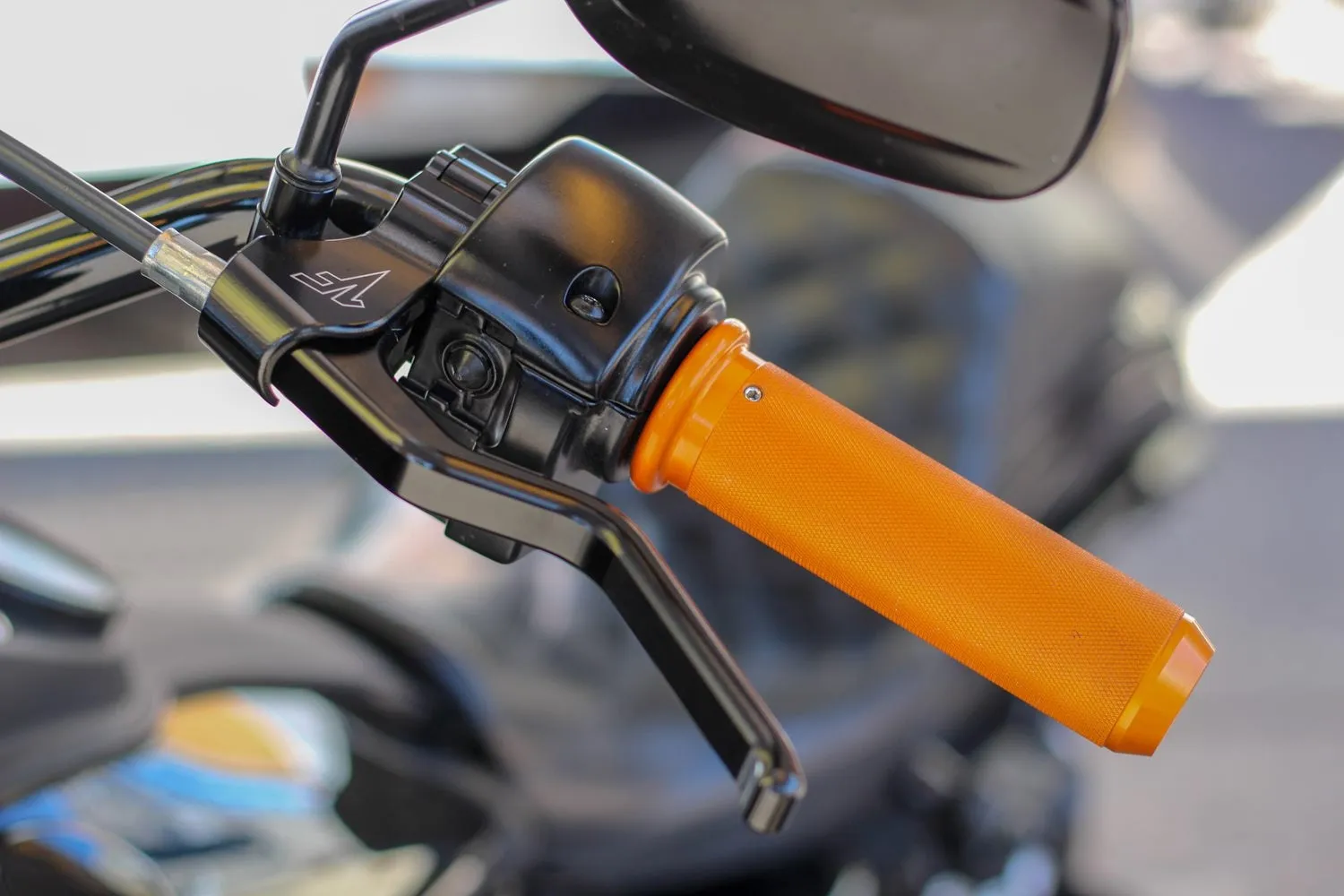 Easier Pull Clutch Lever Assembly | 2FNGR | Black/Chrome - Dyna/Softail/Sportster