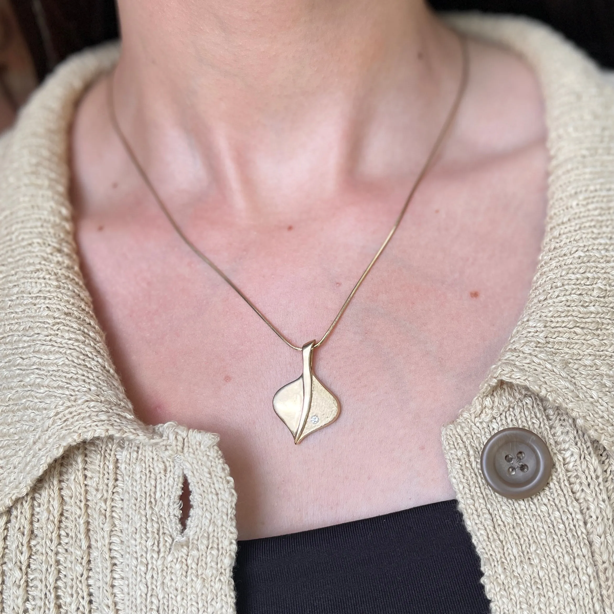 Estate 14KT Yellow Gold Matte   Shiny Aspen Leaf Diamond Pendant Slide