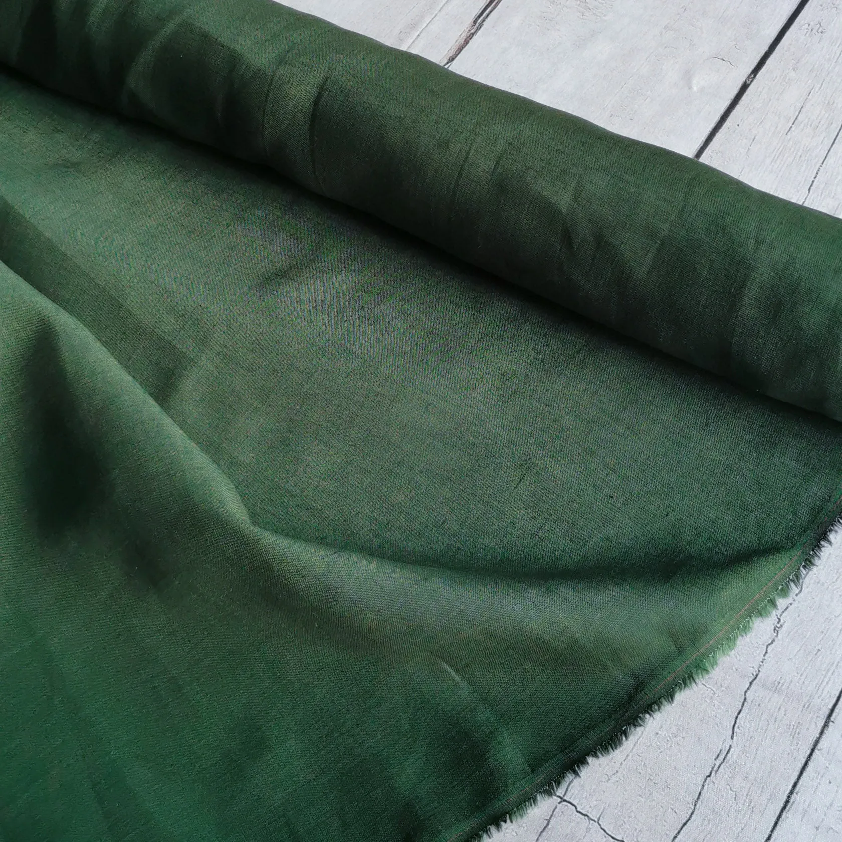 Forest green (186) plain colour linen 150gsm