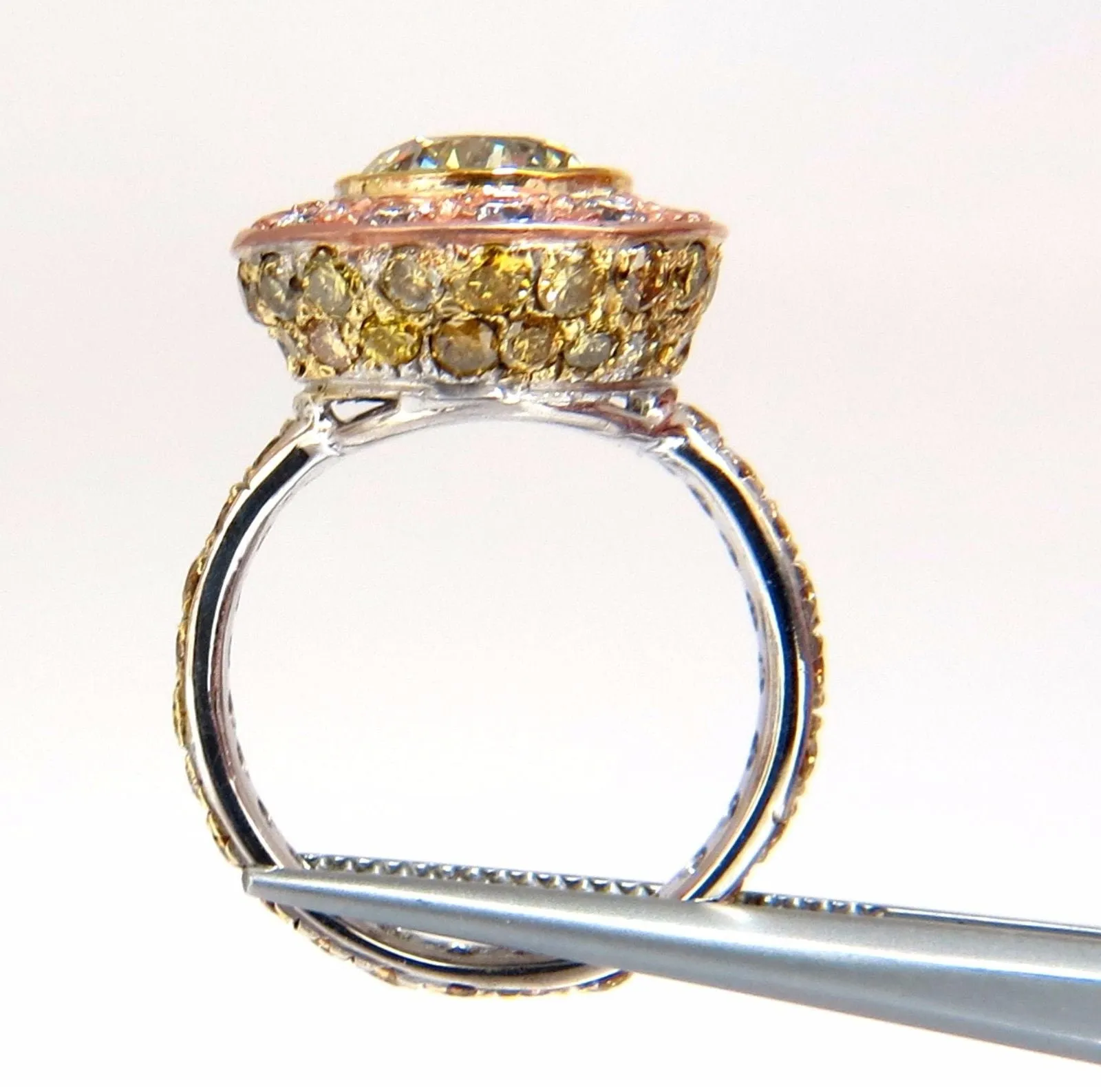 GIA certified 3.67ct Fancy Round Diamond ring circular flush deck
