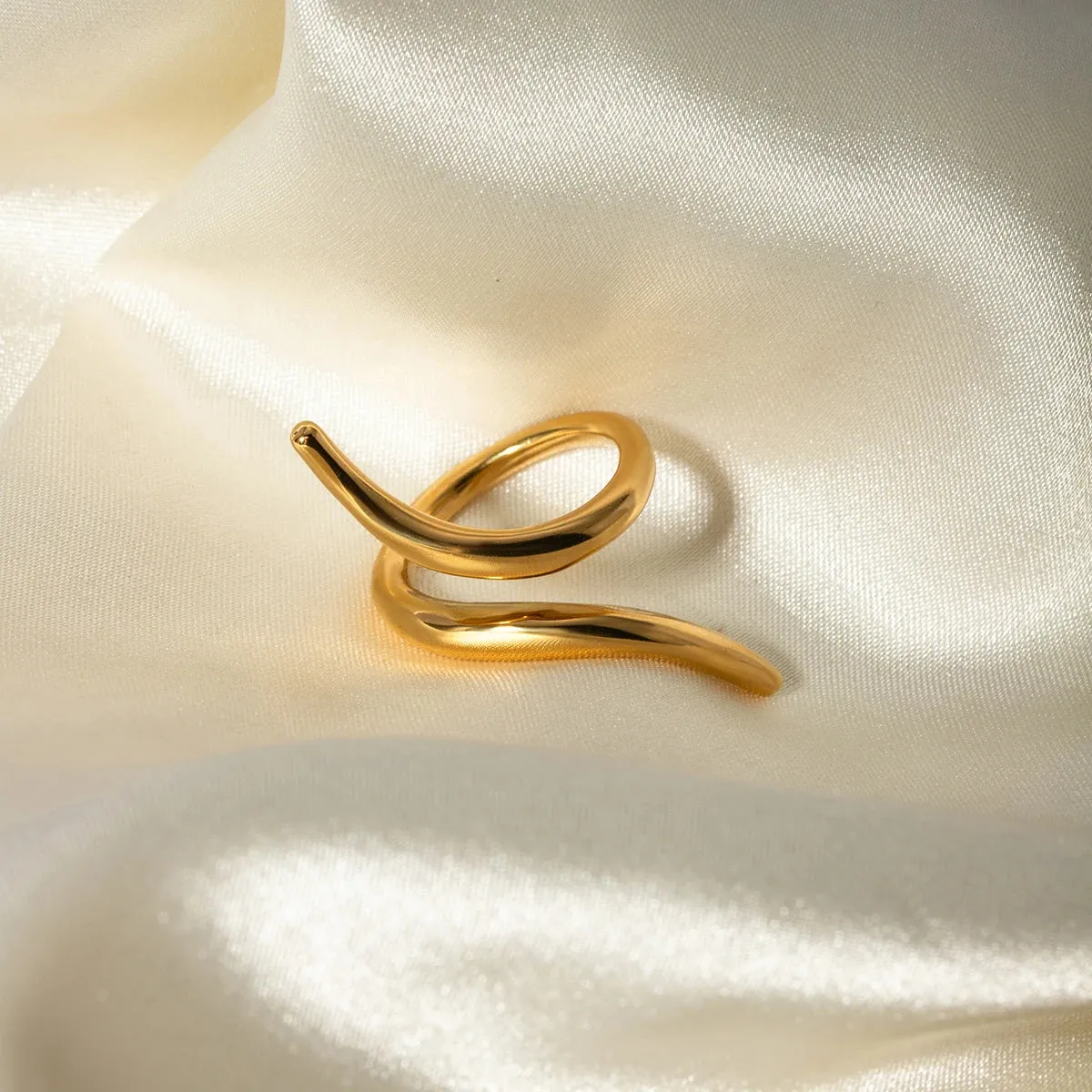 Glossy Golden Lines Mirage Staggered Open Ring