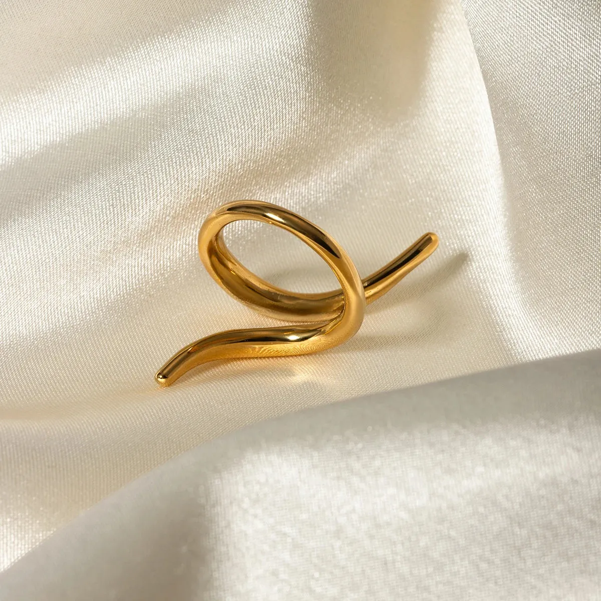 Glossy Golden Lines Mirage Staggered Open Ring