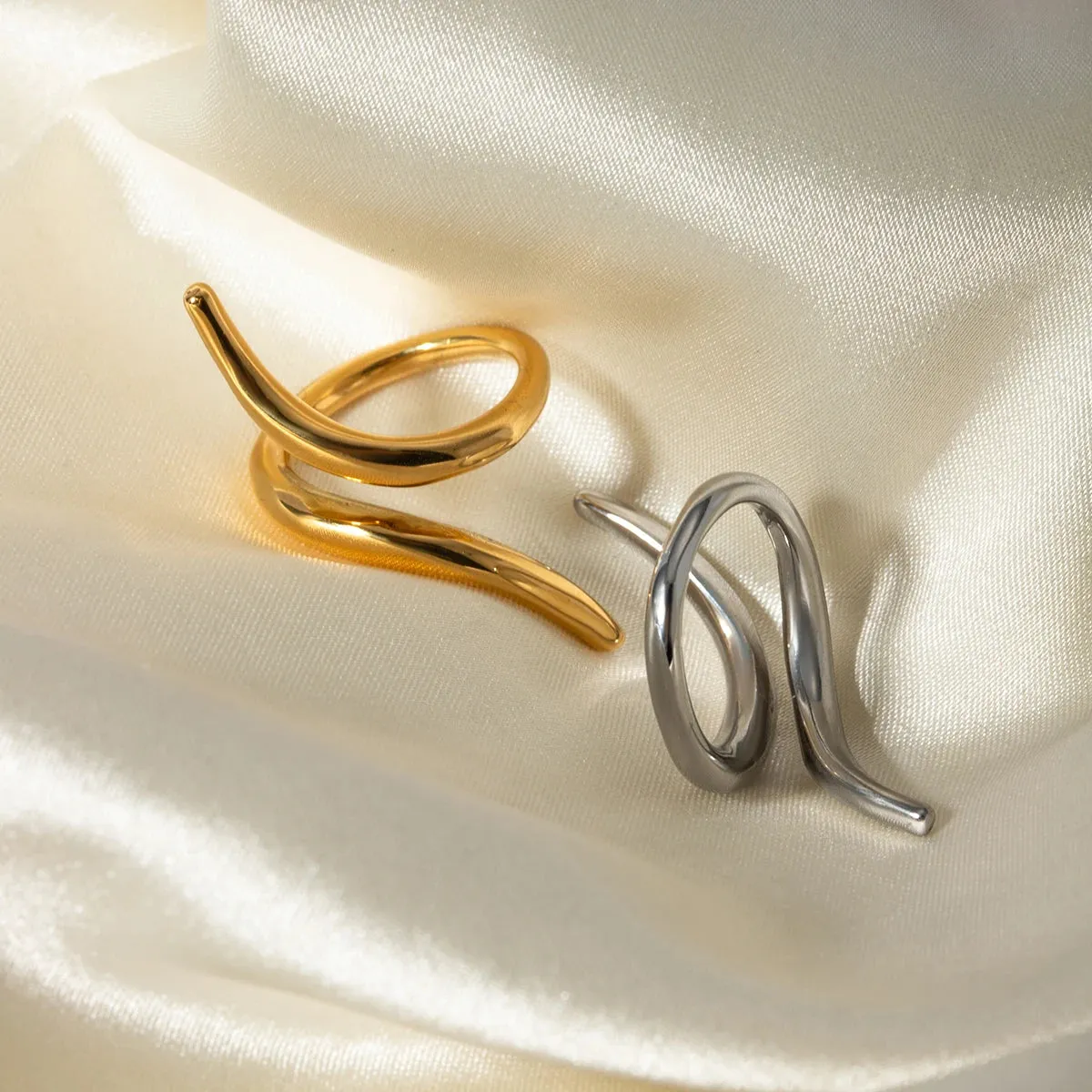 Glossy Golden Lines Mirage Staggered Open Ring