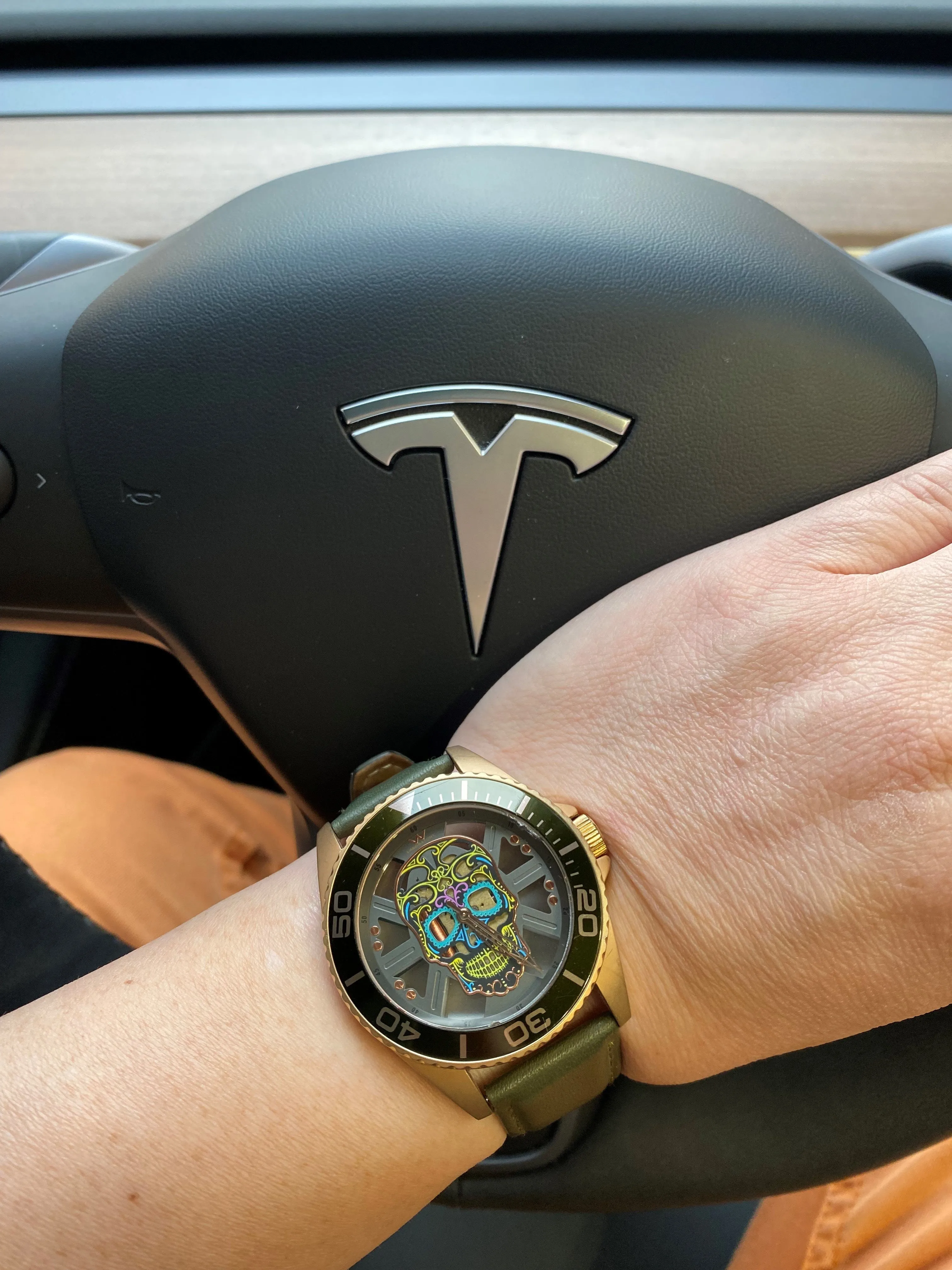 Hallow SKULL face watch - Rose Gold  / Green