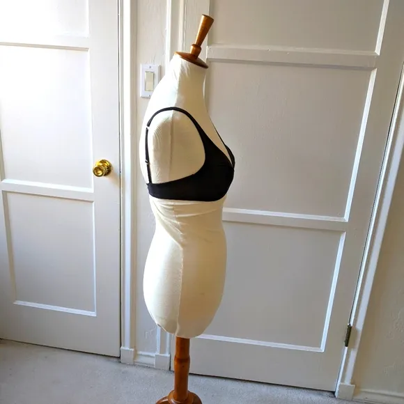 Hanro Cotton Sensation Wireless Black Bra Size 32c