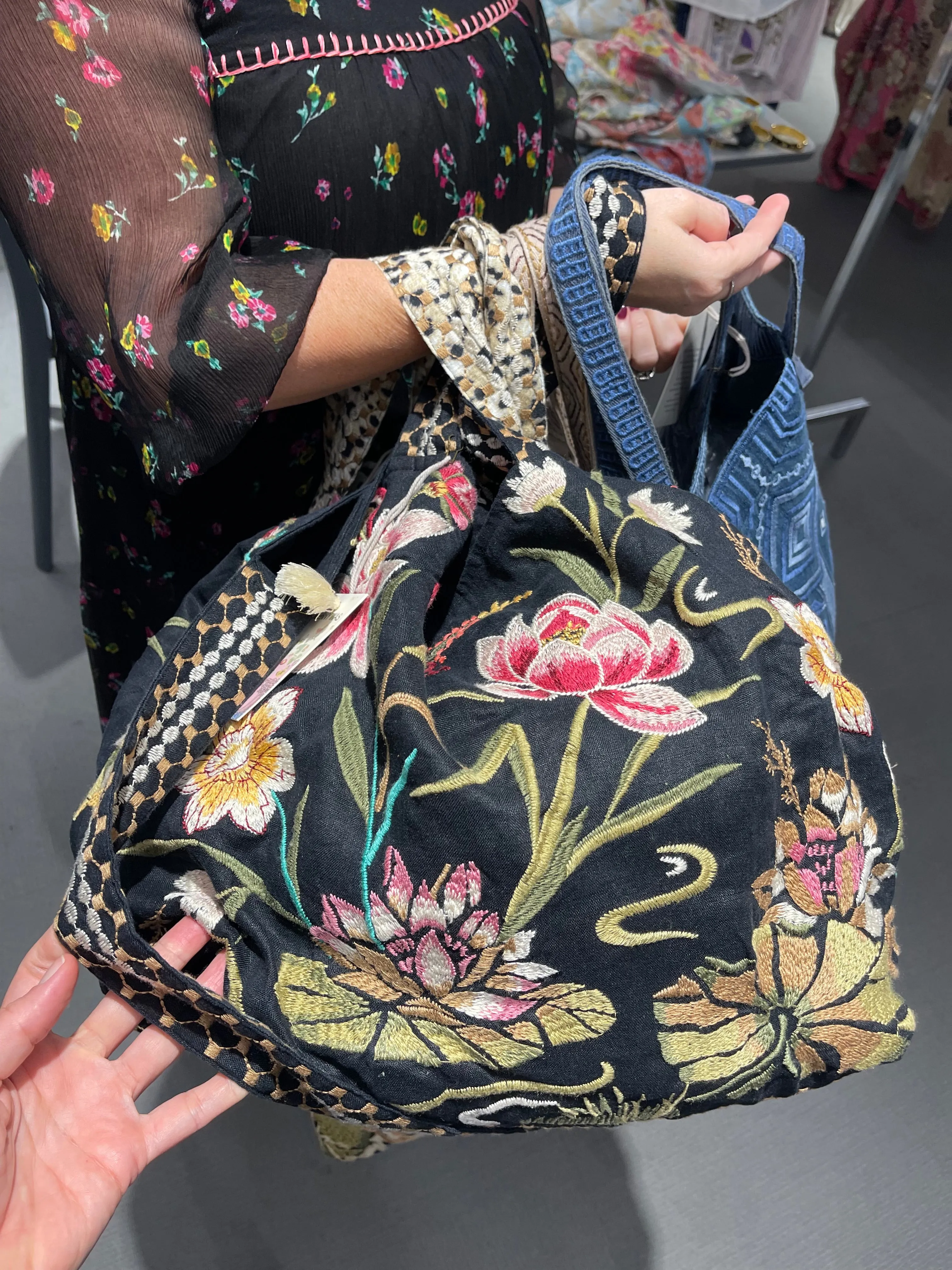 Johnny Was Maisie Linen Tote Floral Black Handbag Flowers Embroidery Bag New