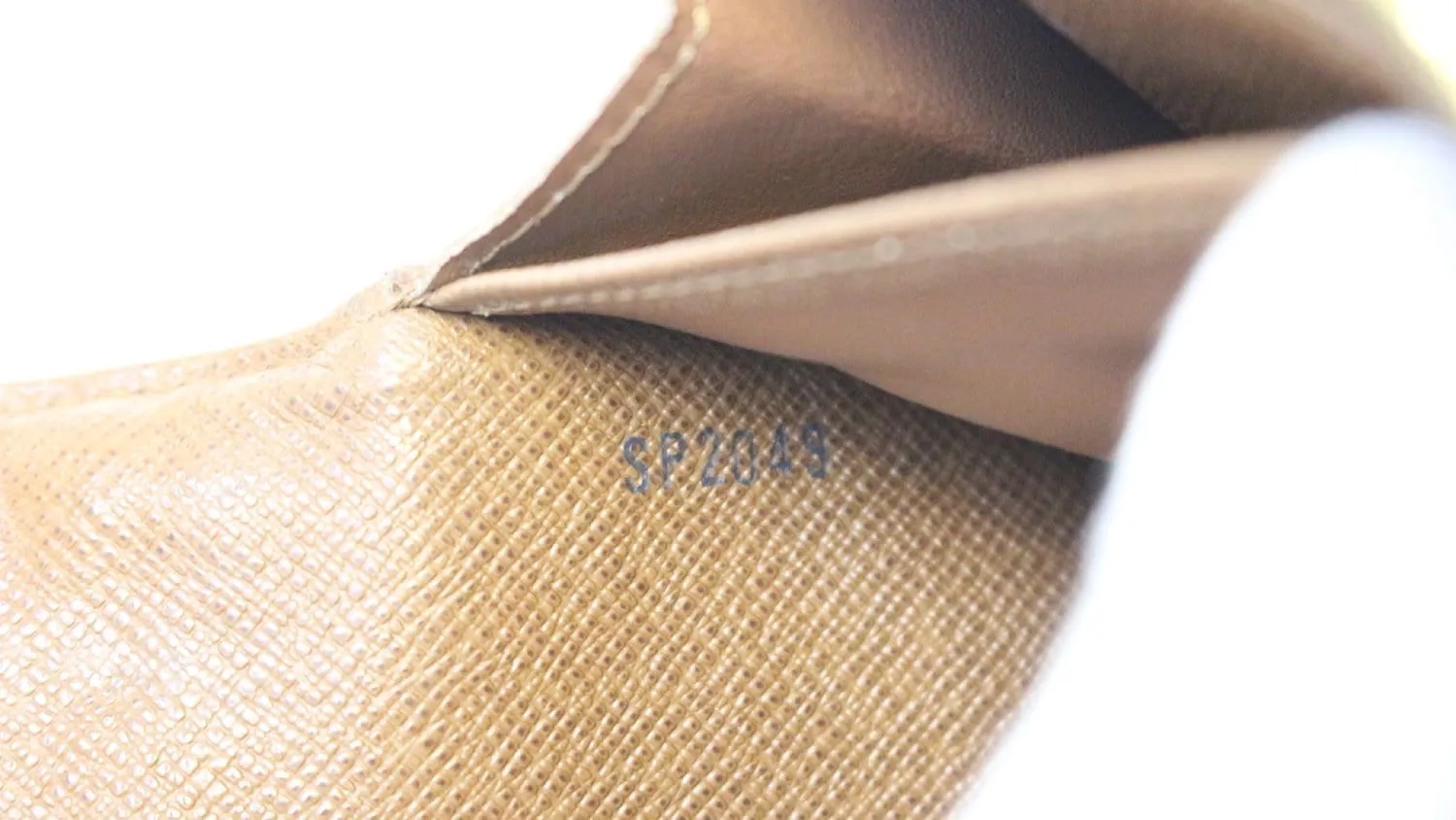 LOUIS VUITTON Monogram Canvas Sarah Etoile Wallet