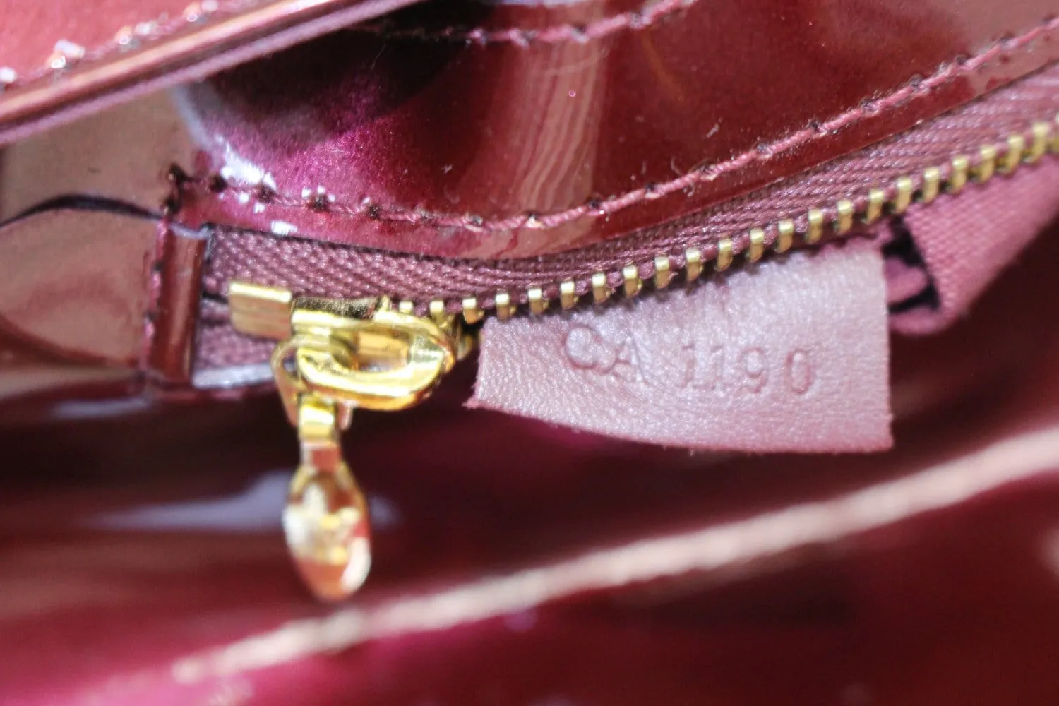 LOUIS VUITTON Rouge Fauviste Vernis Pochette Sobe Clutch Bag