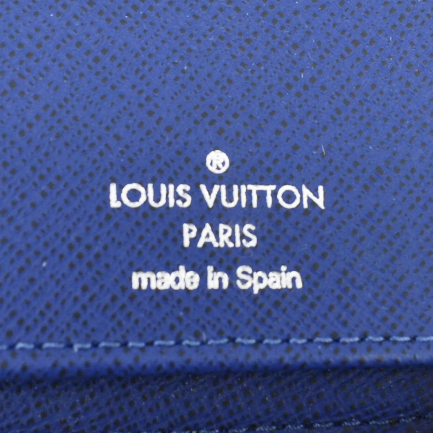 LOUIS VUITTON Zippy Vertical Taigarama Long Wallet Cobalt Blue