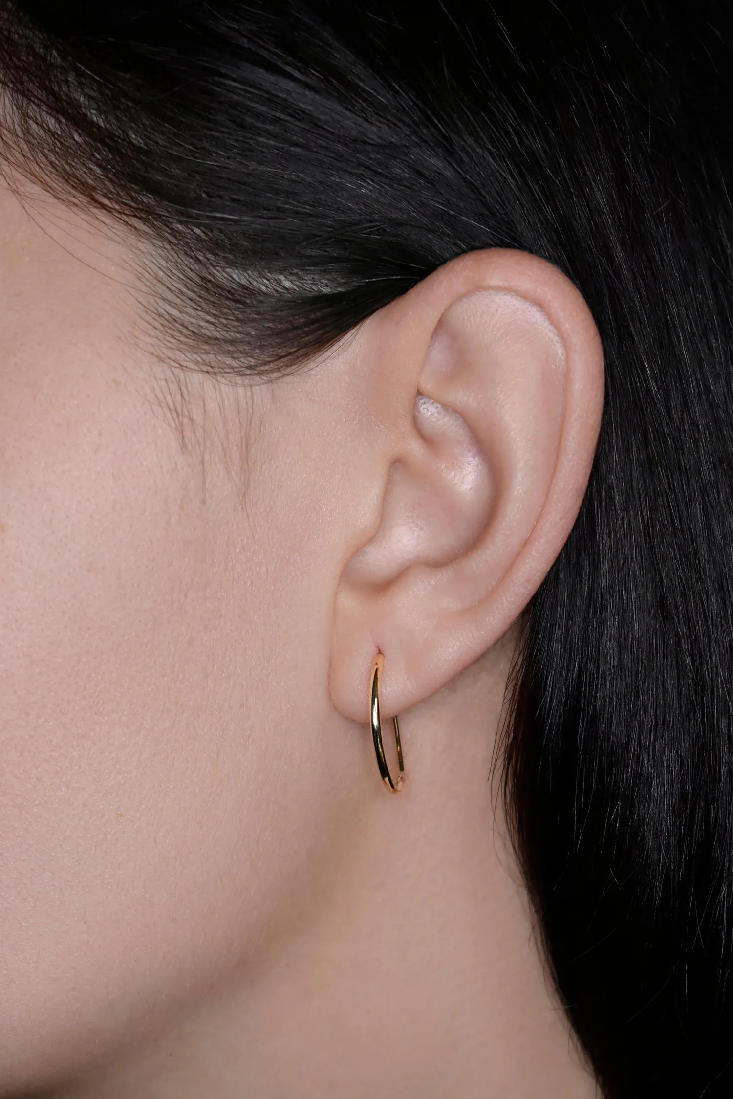 Medium Demi Hoop Earring