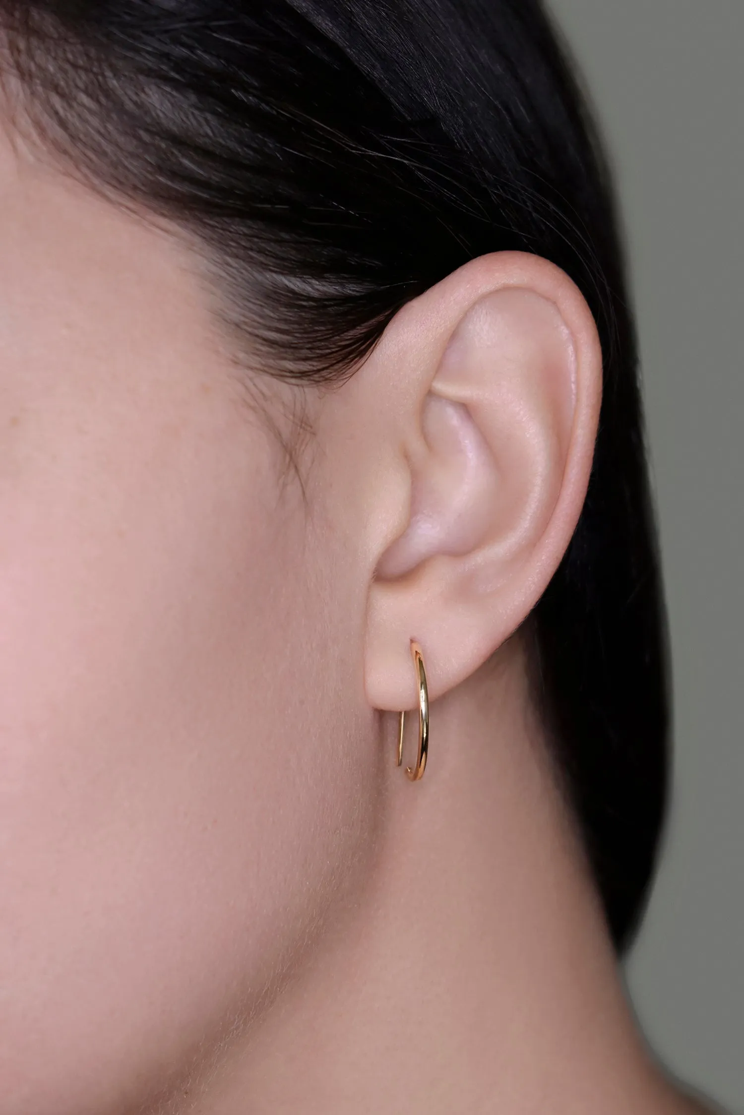 Medium Demi Hoop Earring