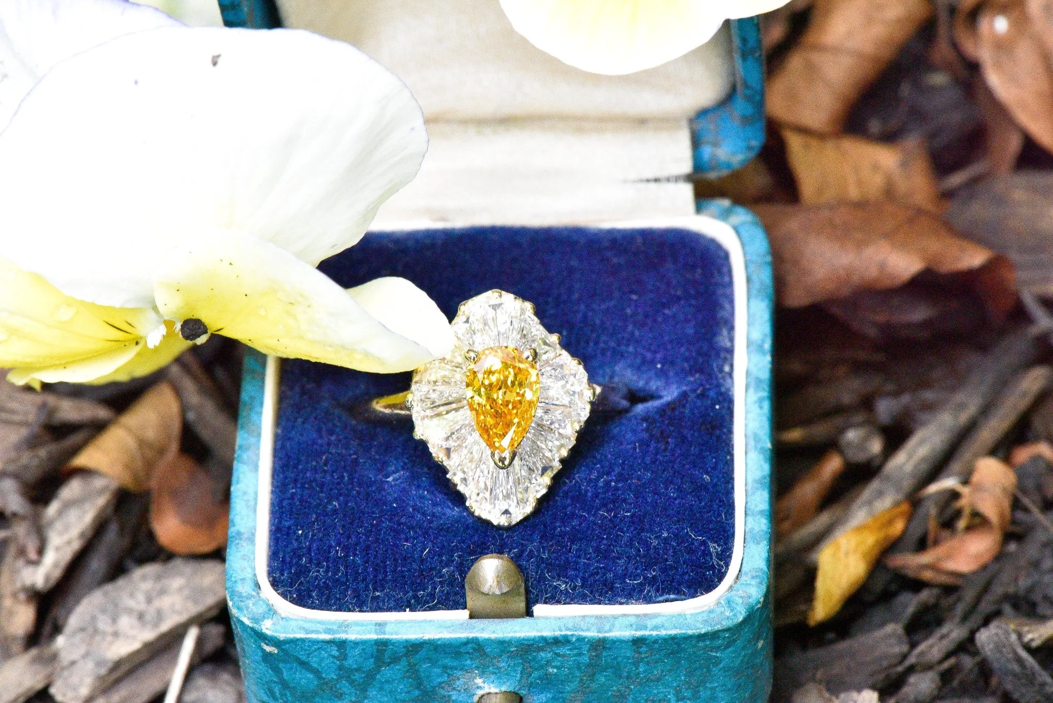 OSCAR HEYMAN 2.74 CTW Fancy Yellow Diamond 18 Karat Gold Ballerina Halo Ring GIA