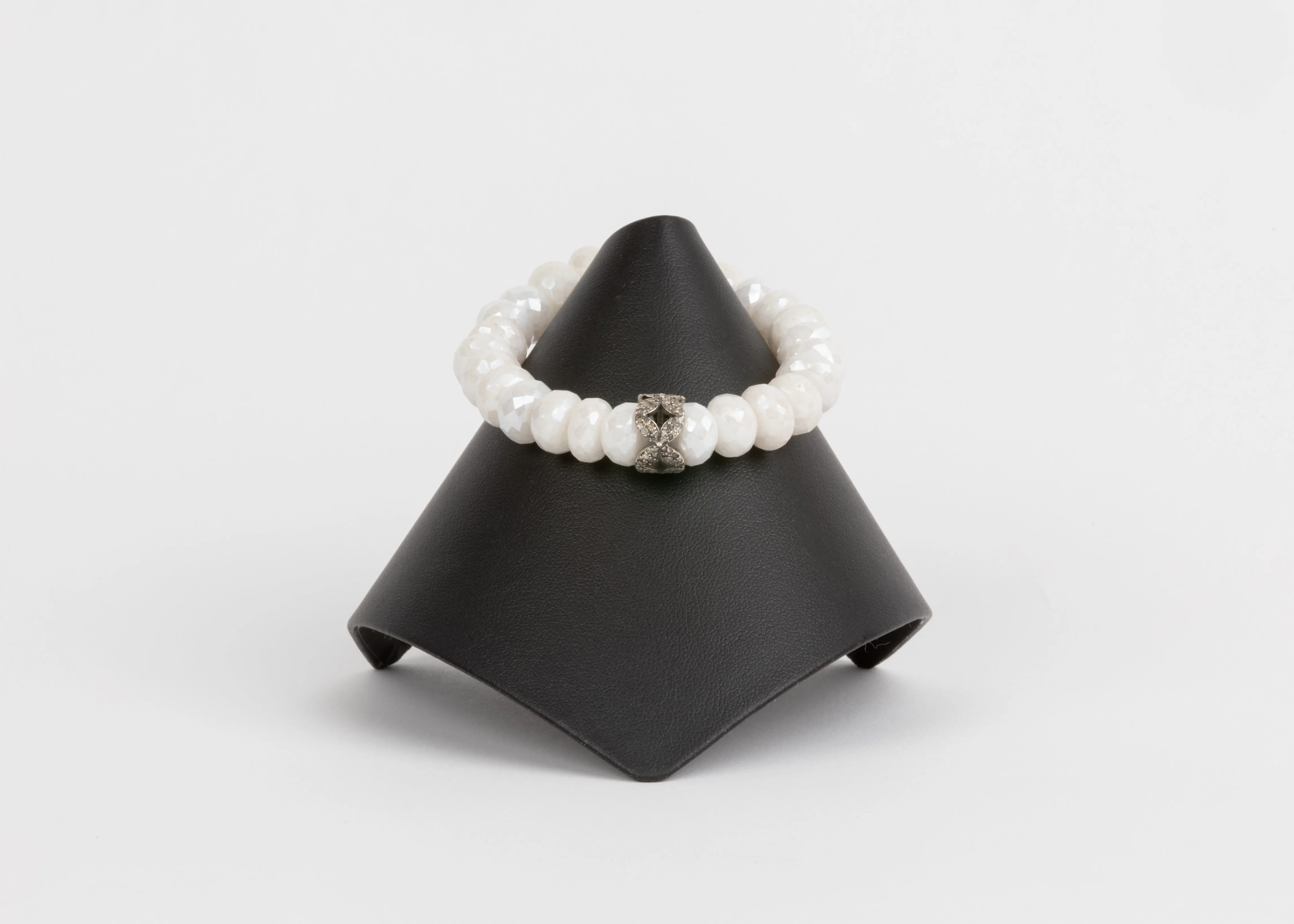 Pave Diamond, Mystic Moonstone