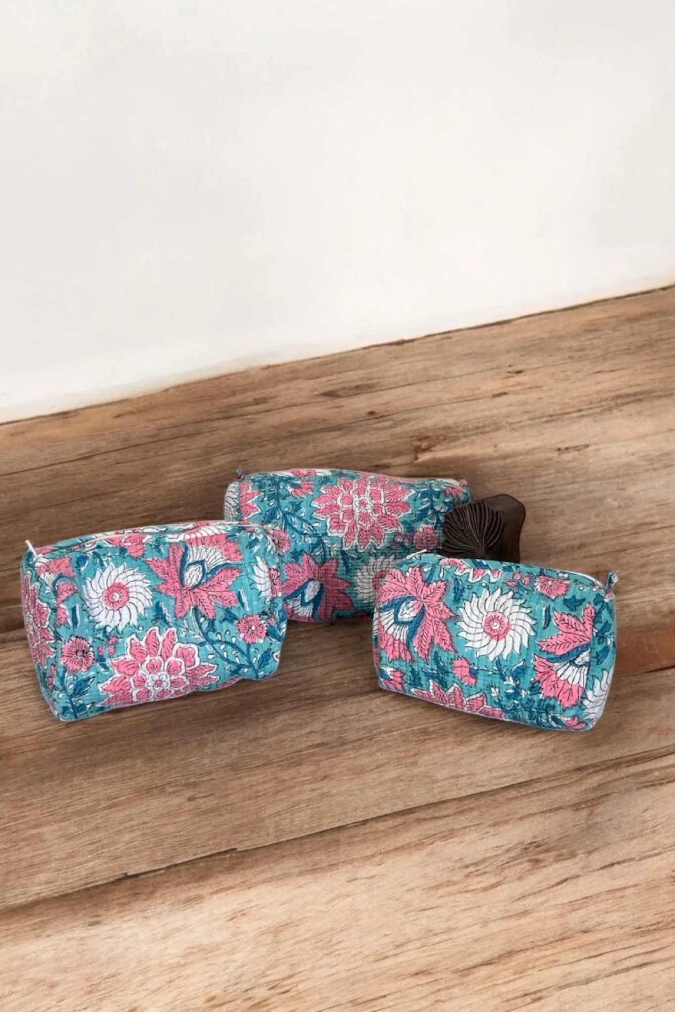 Set of 3 Travel Toiletry Pouches Pink Sea Blue Jaal