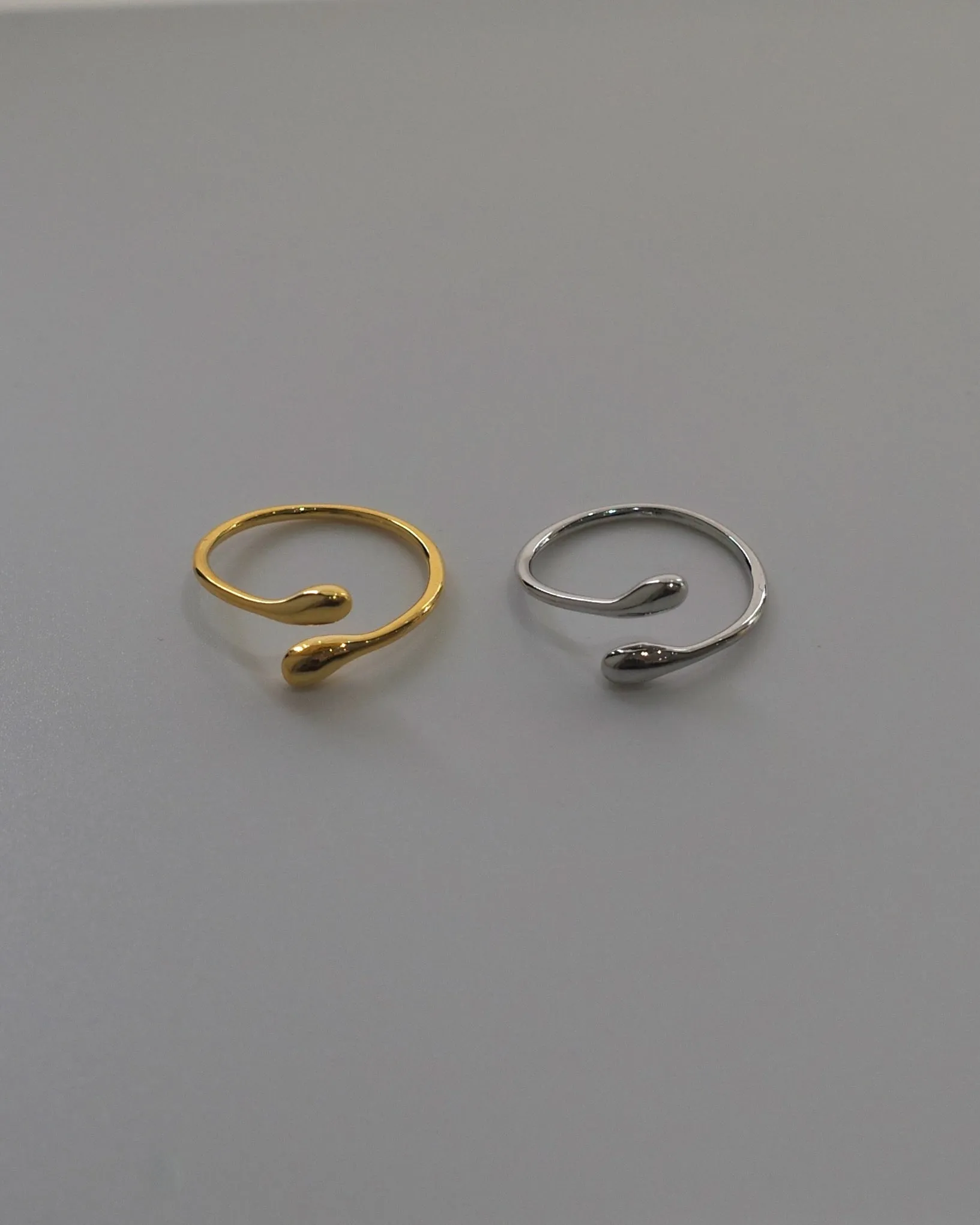 shiny hug ring