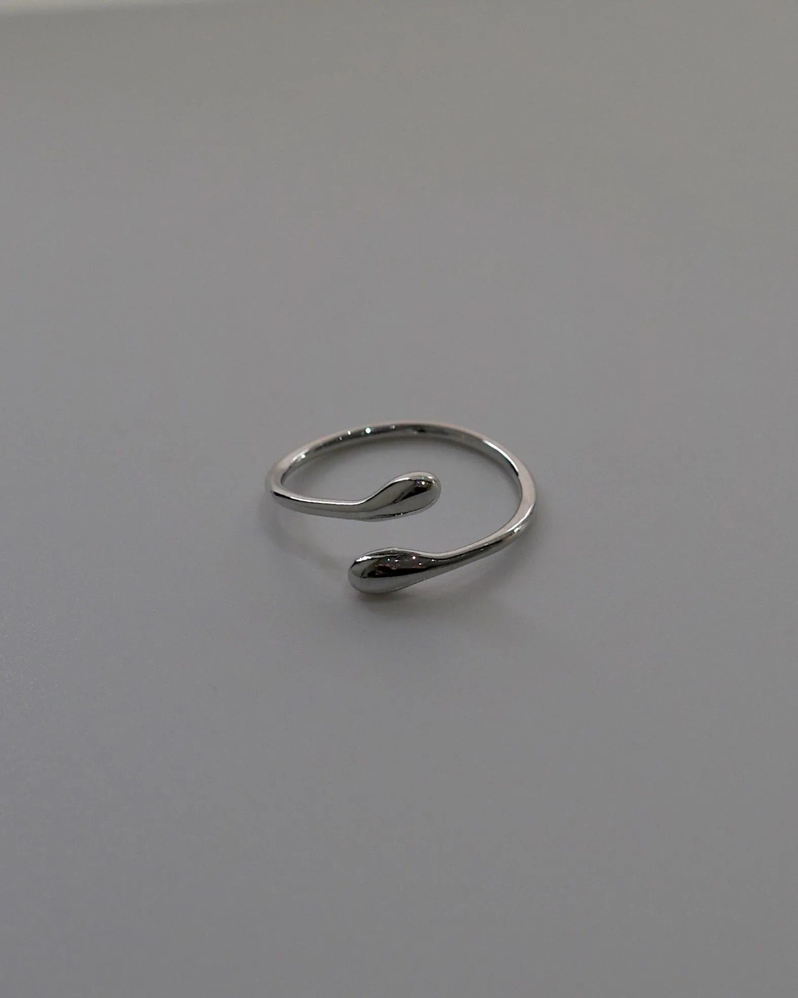 shiny hug ring