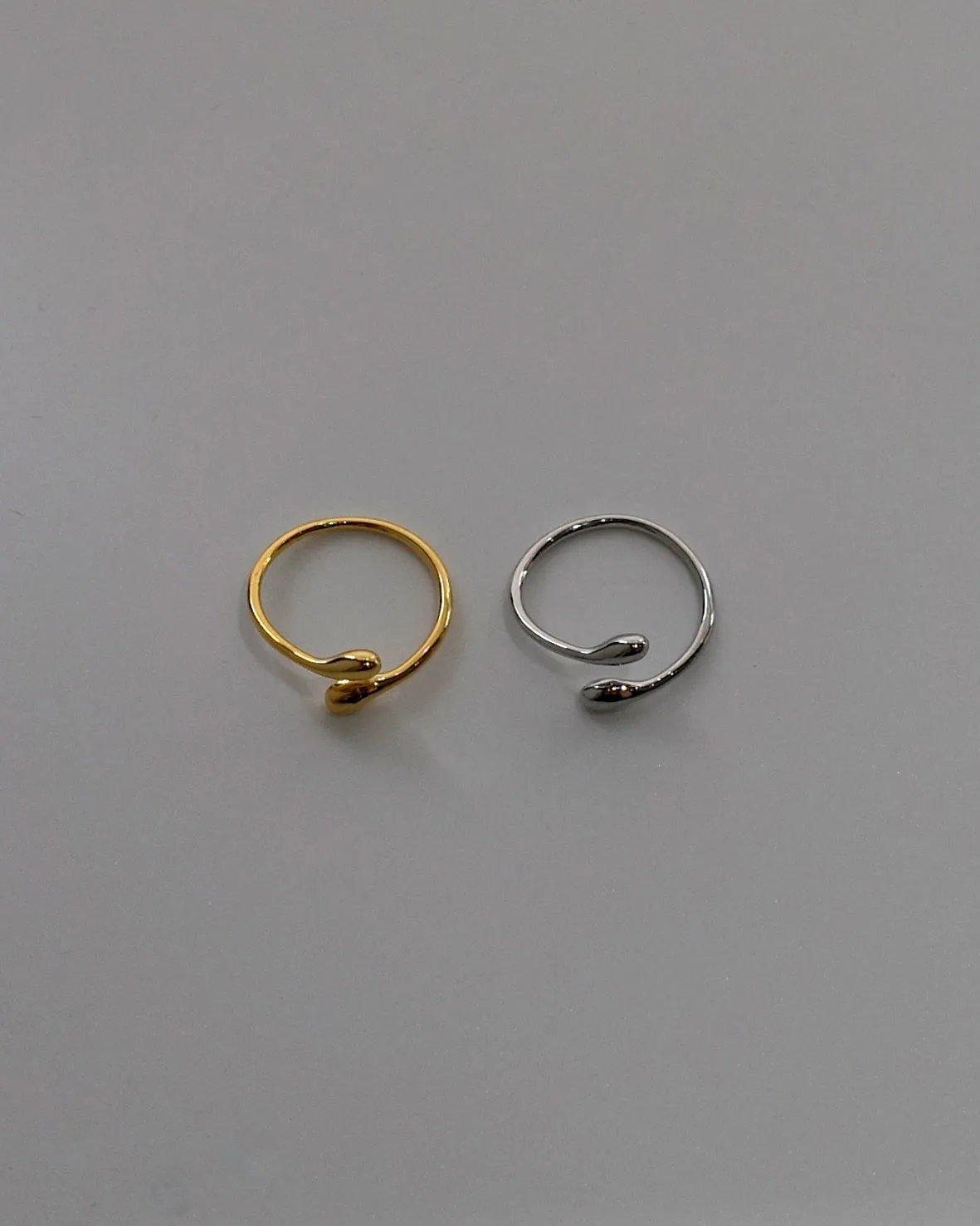 shiny hug ring
