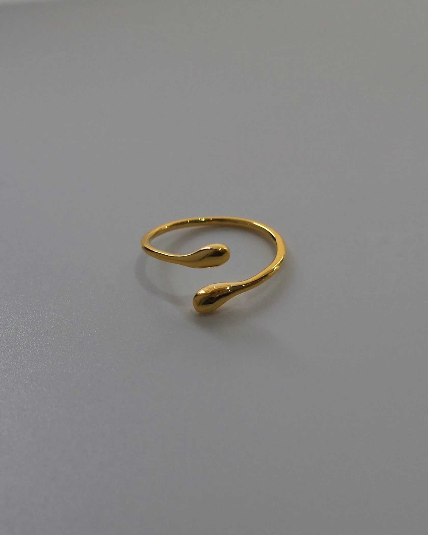 shiny hug ring