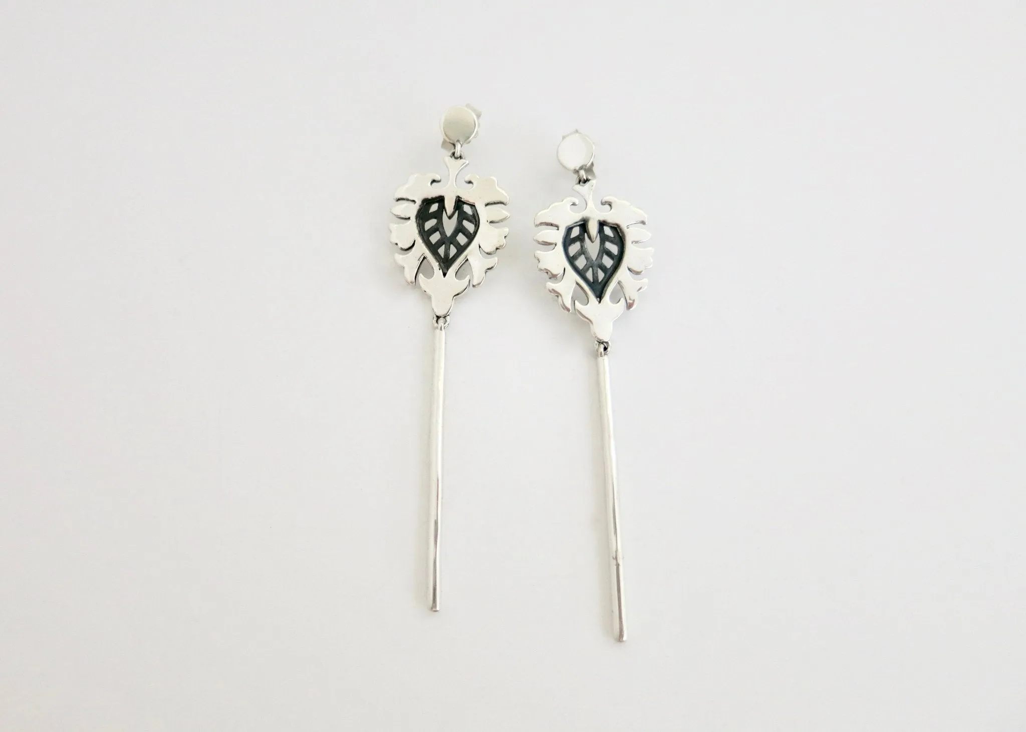 Sleek, contemporary, two-tone 'Zeenat' earrings