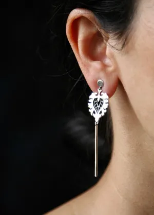 Sleek, contemporary, two-tone 'Zeenat' earrings