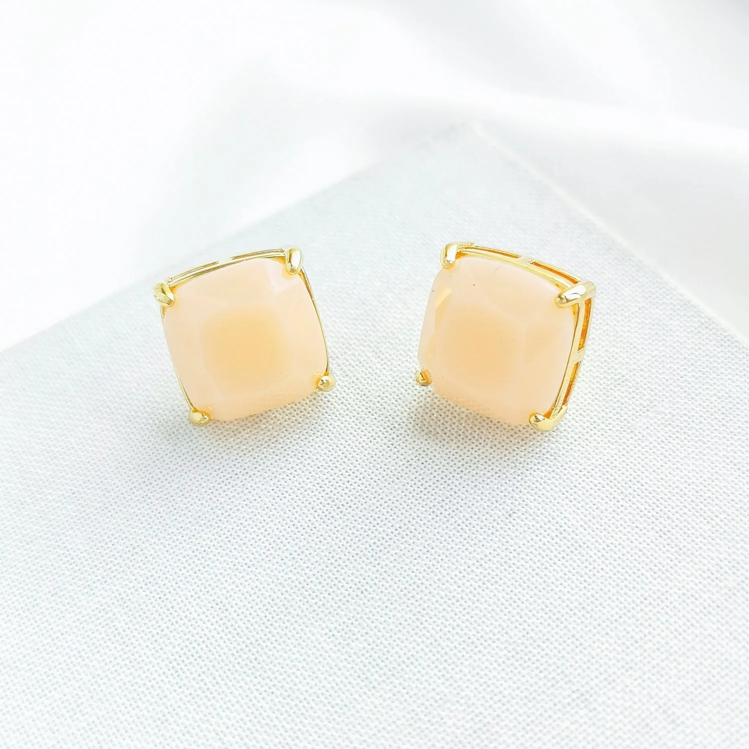 Small Square Stud Earrings (Light Pink)