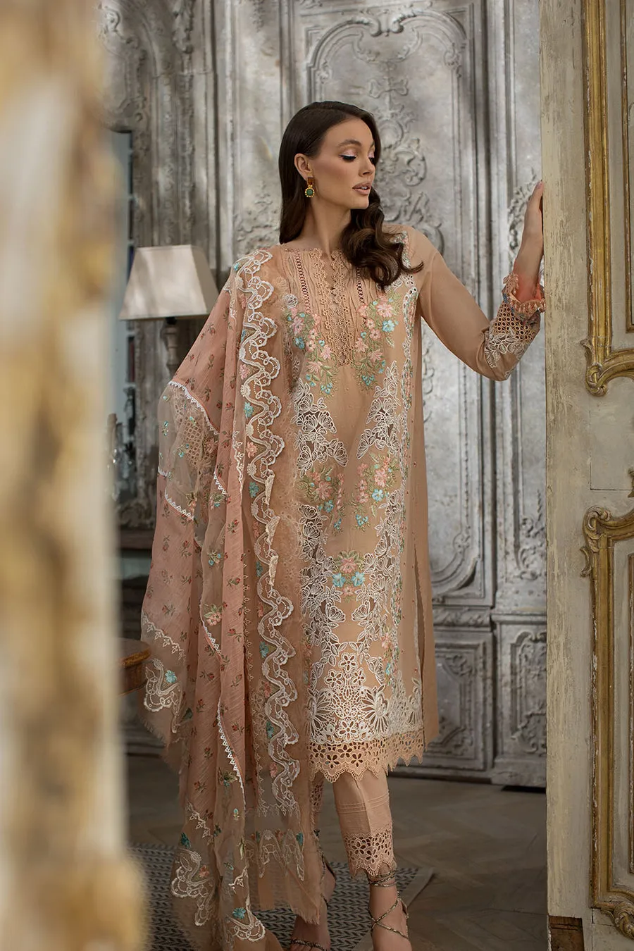 SOBIA NAZIR LUXURY LAWN 2024 | 4B