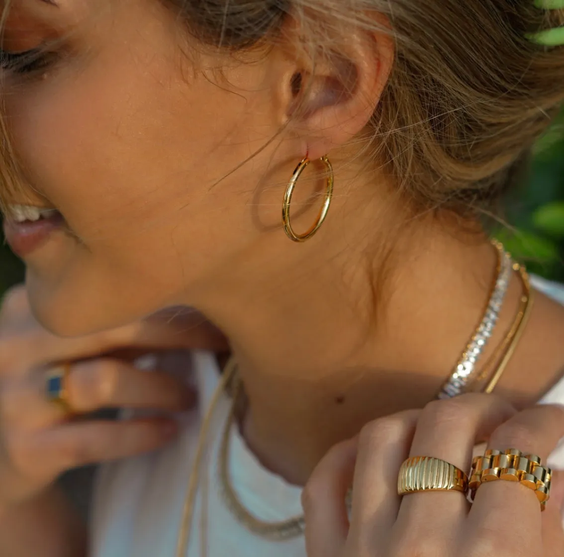 STAPLE HOOP EARRING