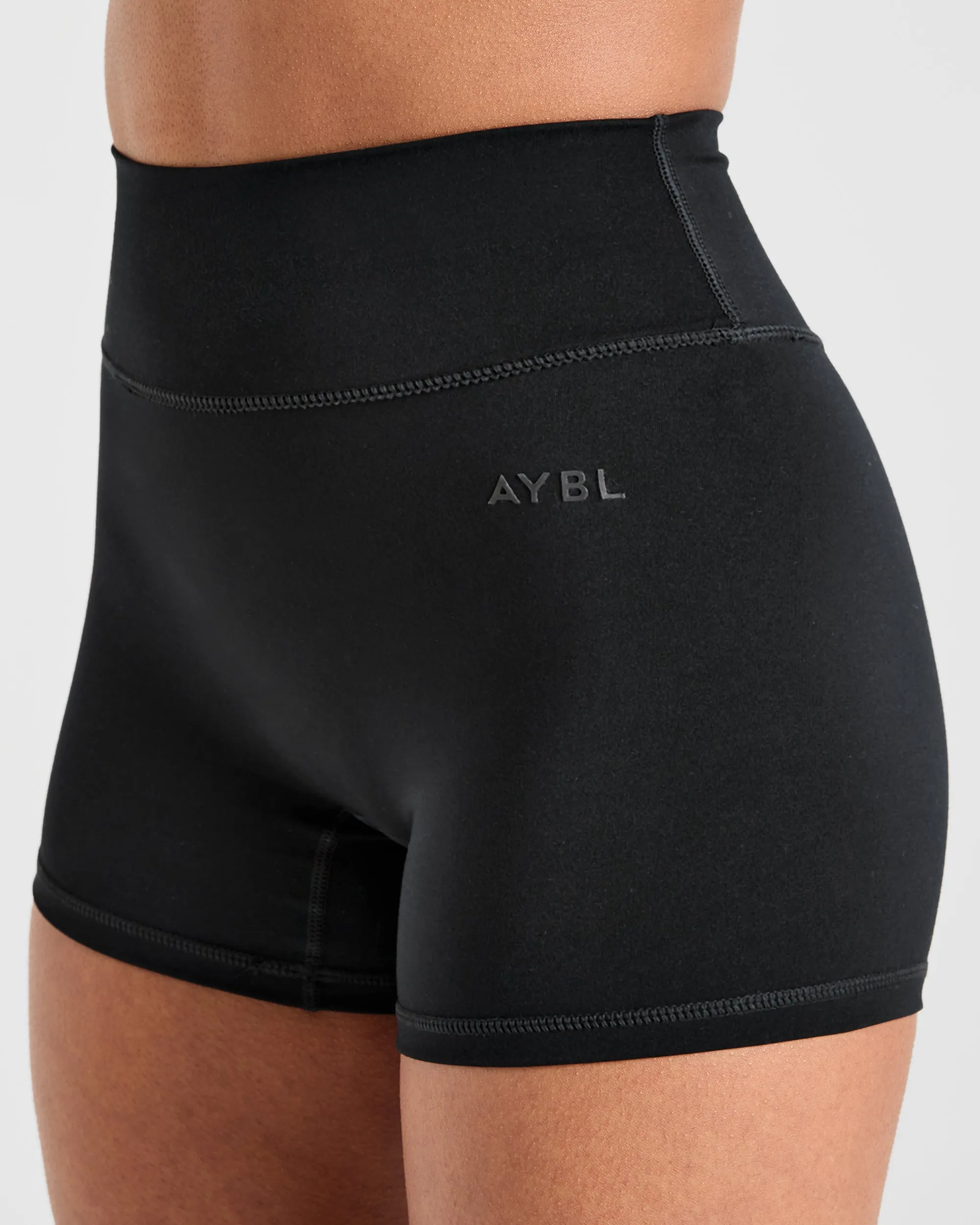 Staple Shorts - Black