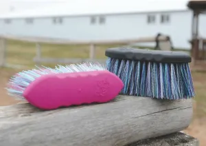 Tail Tamer Small Flick Brush