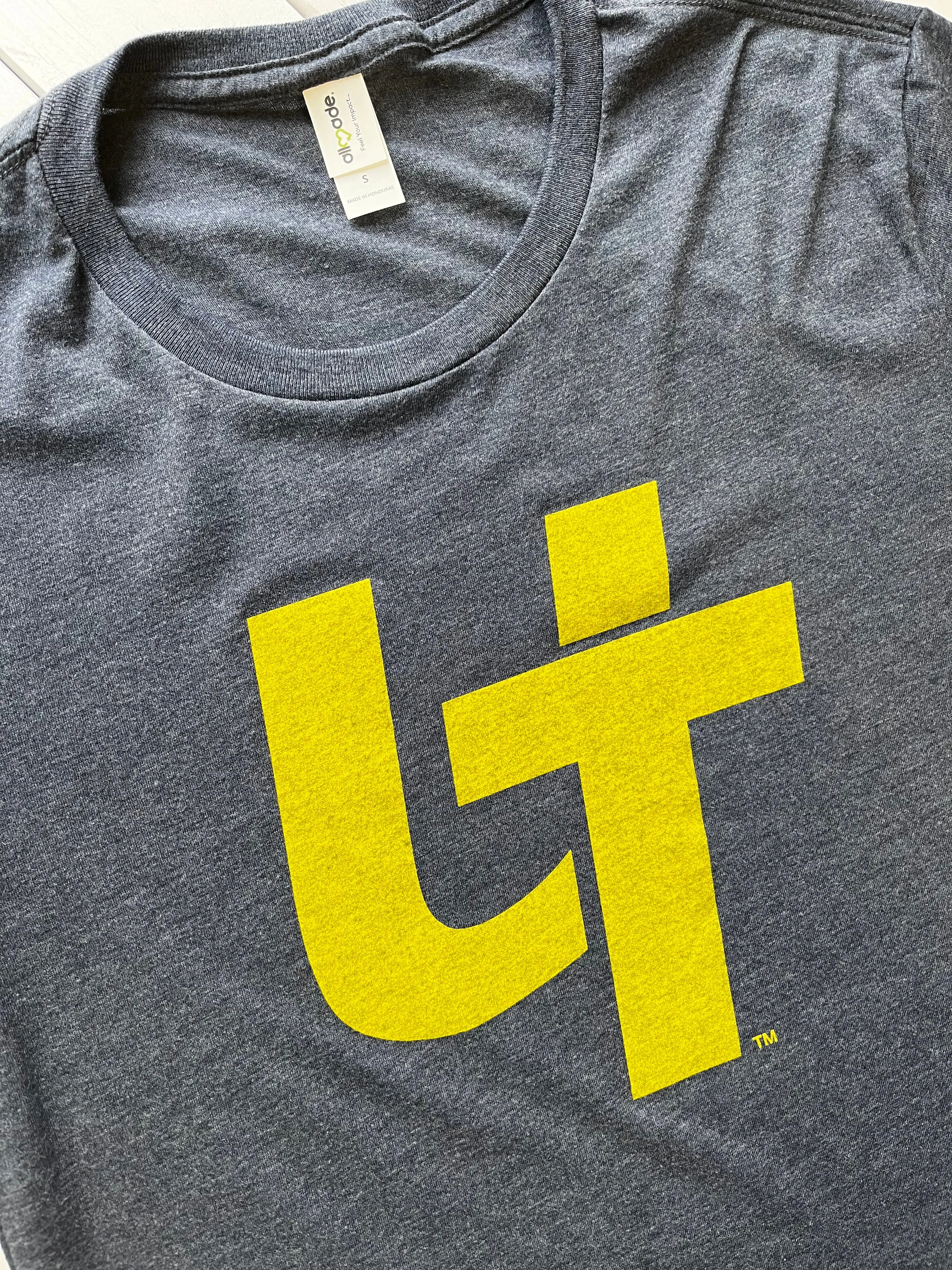 UT Vintage Logo Shirt (Navy)