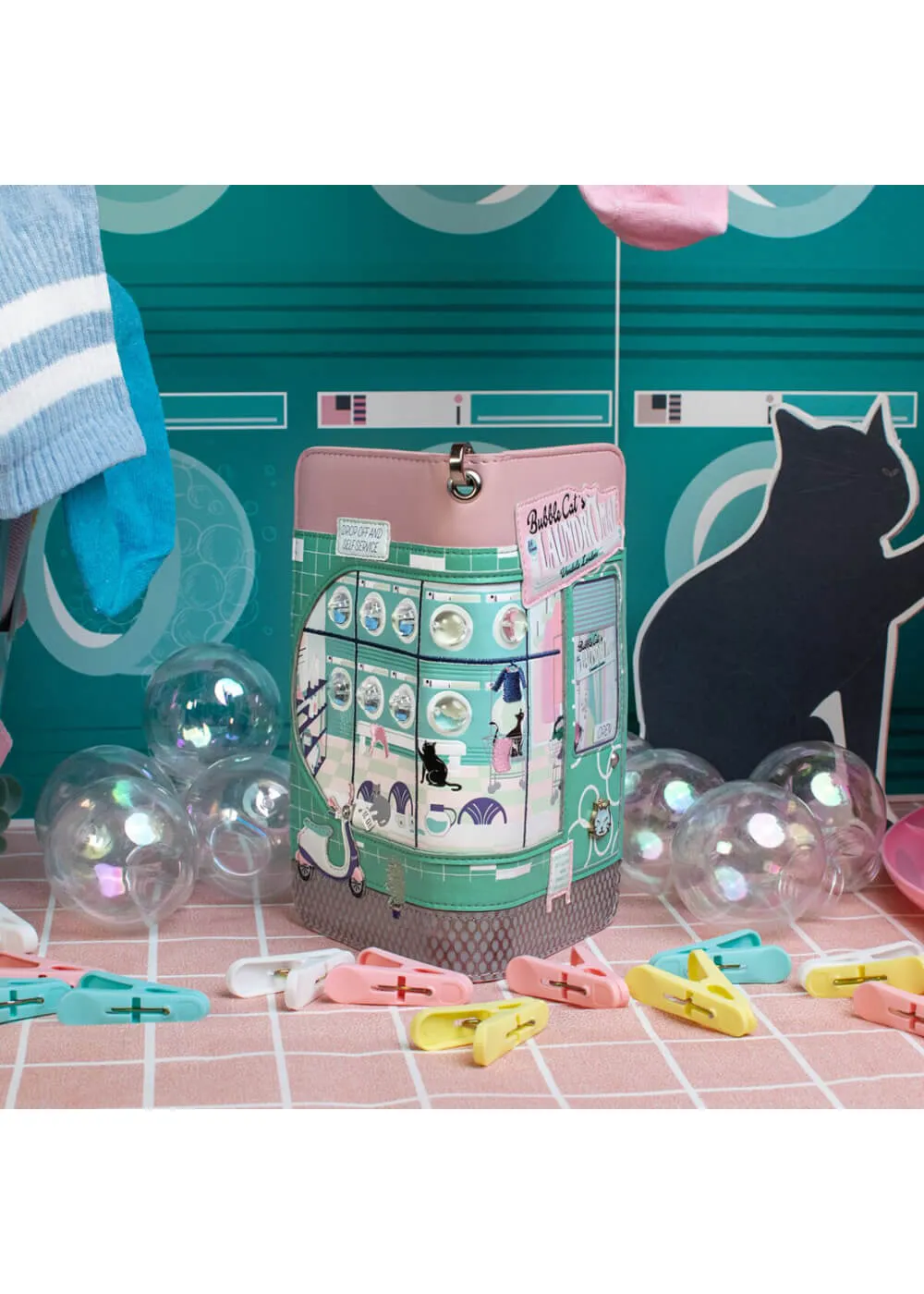 Vendula London Laundromat Bubble Cats Universal Flip Telefoonhoes