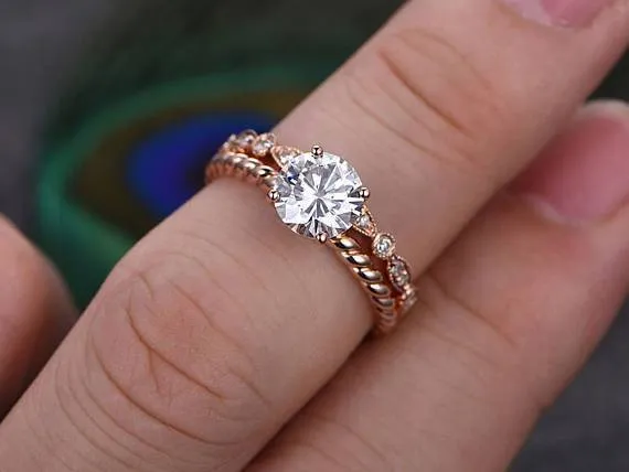 Vintage Style Round Cut Ring Set, Twisted Band